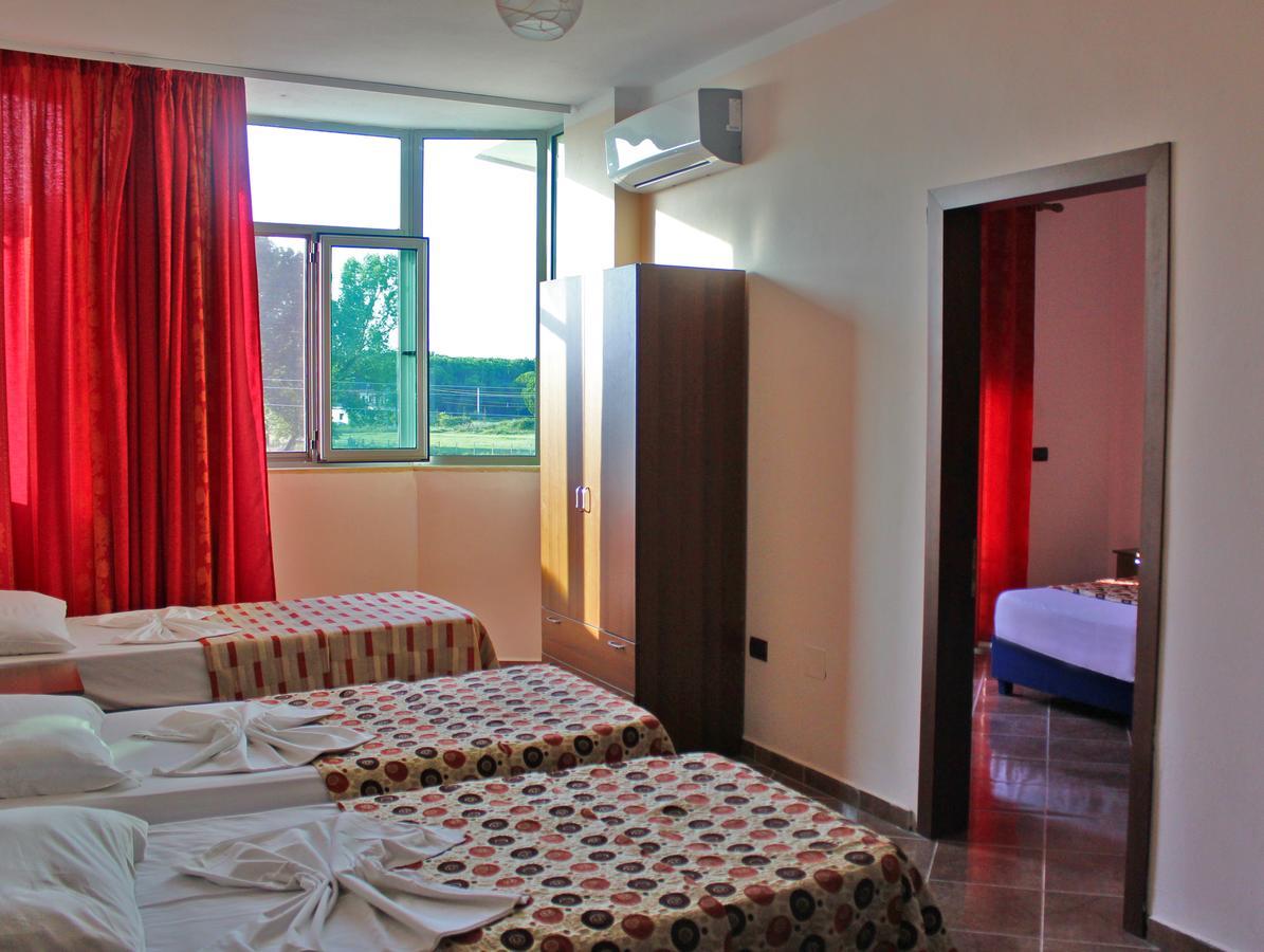 Risus Hotel โกเลม ภายนอก รูปภาพ