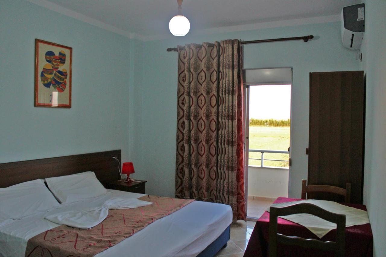 Risus Hotel โกเลม ภายนอก รูปภาพ
