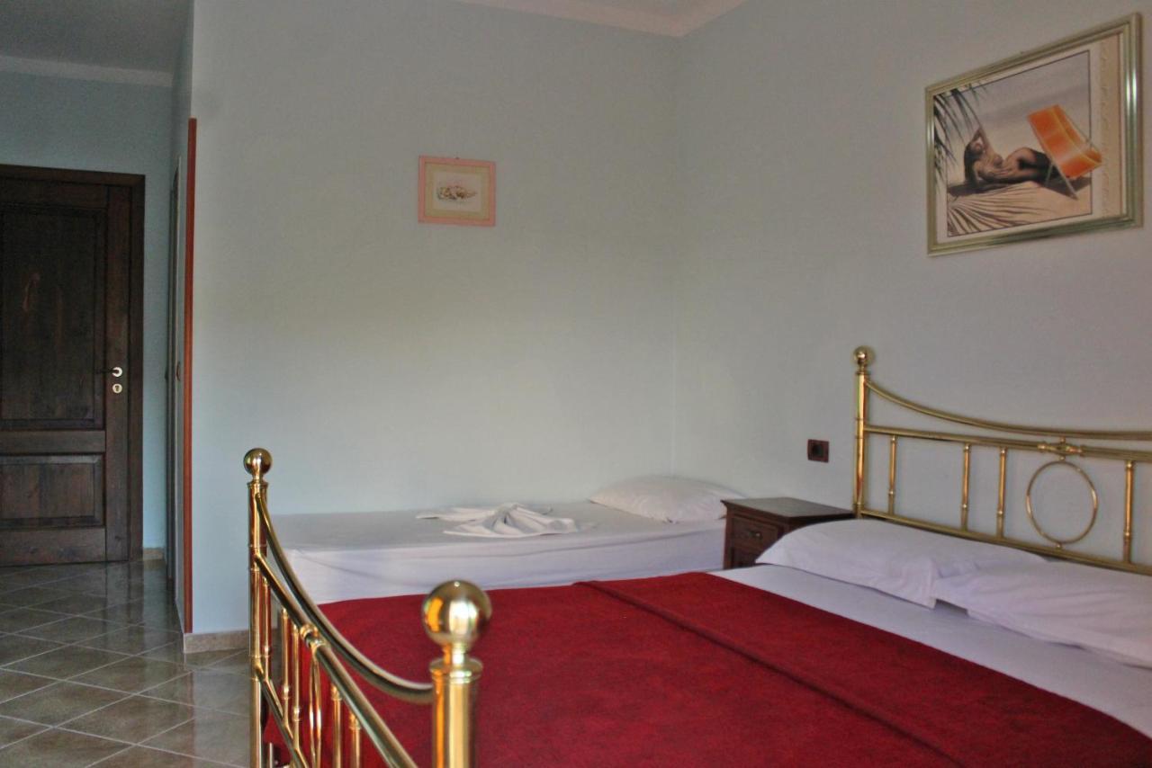 Risus Hotel โกเลม ภายนอก รูปภาพ